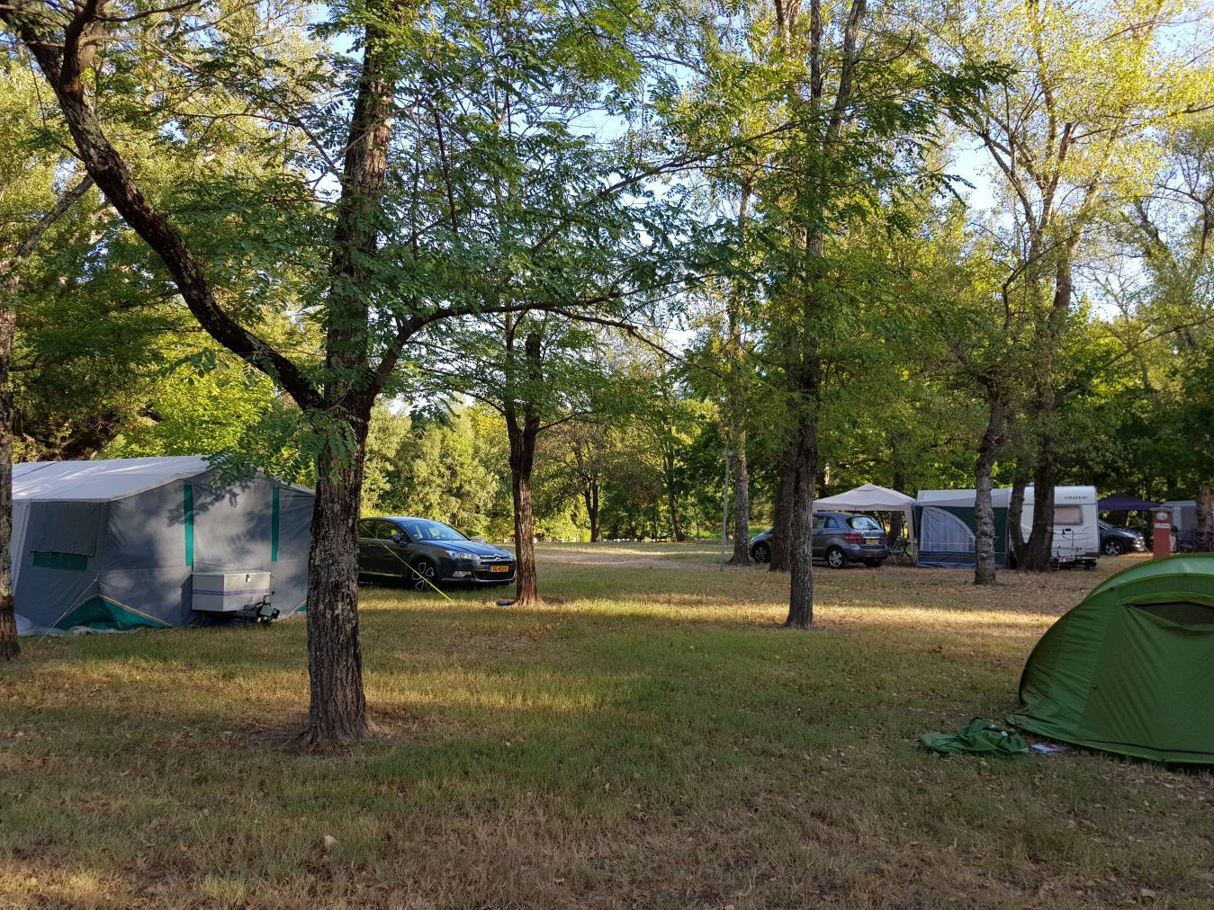 Camping Les Peupliers in Vogüé, Auvergne-Rhône-Alpes, France photo 3