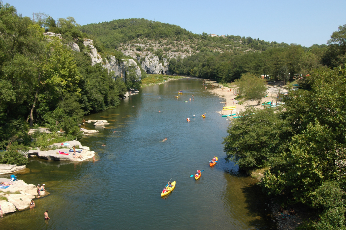 Camping Mazet Plage in Berrias-et-Casteljau, Auvergne-Rhône-Alpes, France photo 4