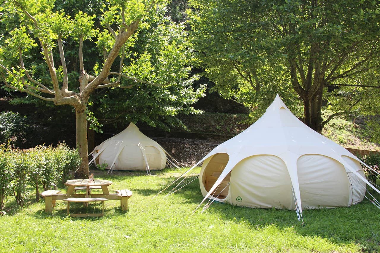 zelt 4 personen verdunkelt Campingzelt 3-4 (doppelwandig) – leicht, stabil, wasserdicht Rahmen:Orangenes Holz racing guy clothing ALVI Schlafsack‌‌ in Weiß