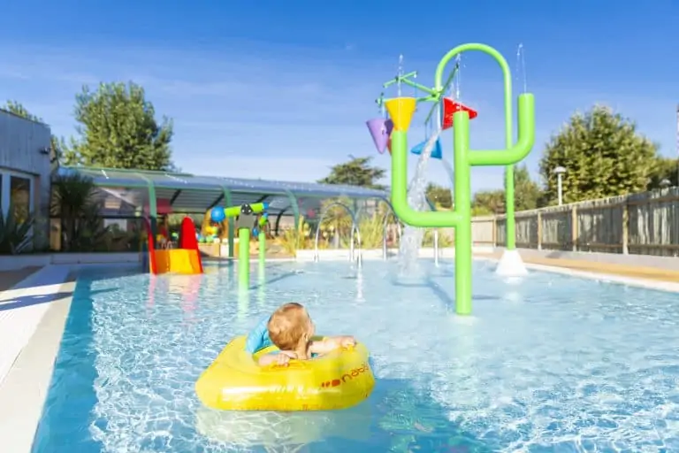 Camping Domaine de l Oree waterspeeltuin buitenbad 768x512