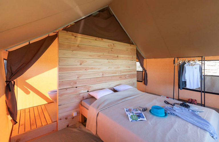 Camping Huttopia Meursault safaritent huren 768x497