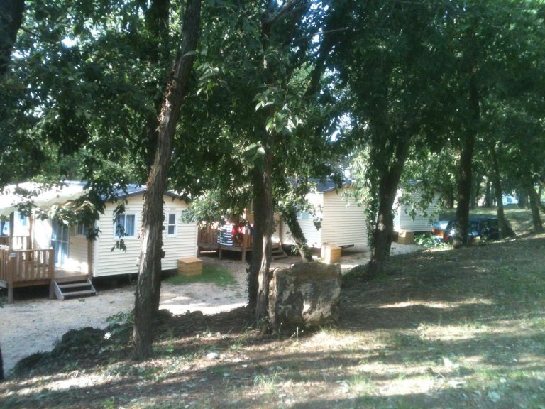 Camping la Pinede en Provence stacaravan huren 768x576