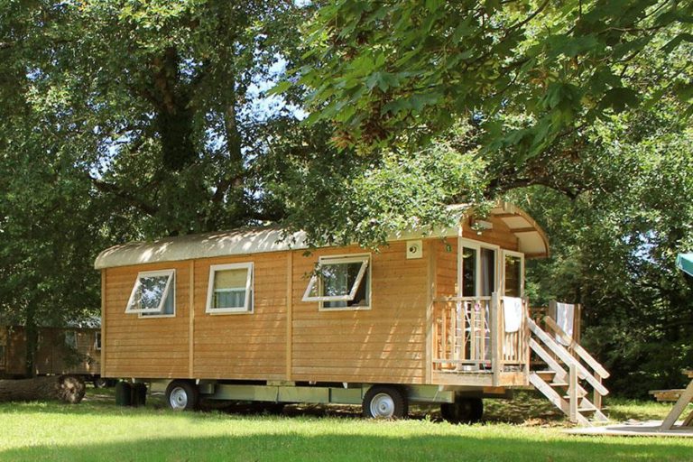 Stadscamping Lyon Pipowagen huren 768x512