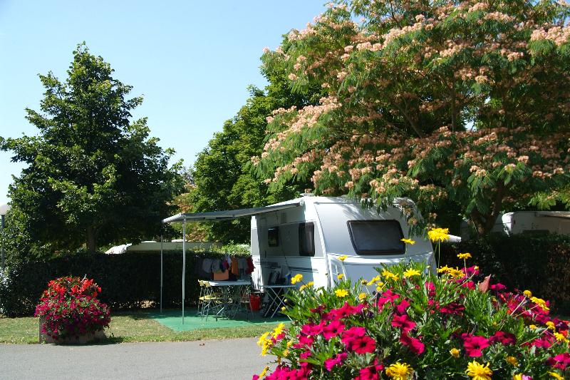 Camping le Futuriste in Saint-Georges-lès-Baillargeaux photo 4