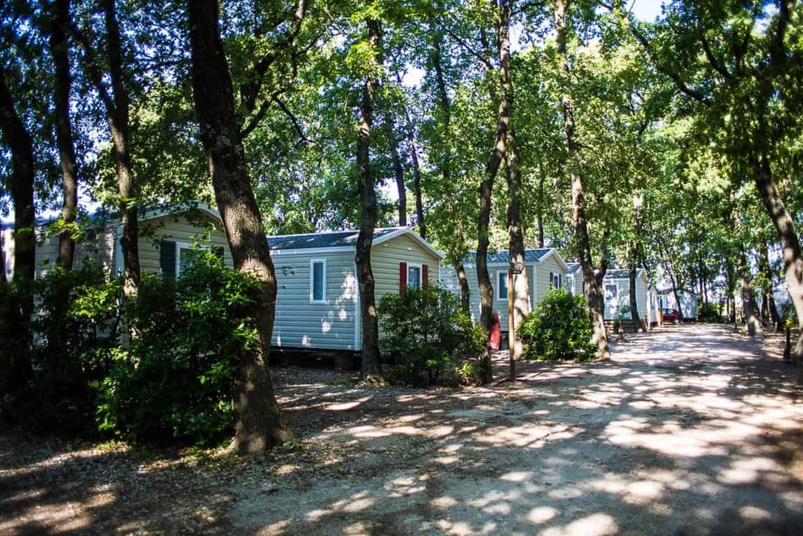 Camping Le Bois des Ecureuils in Domazan