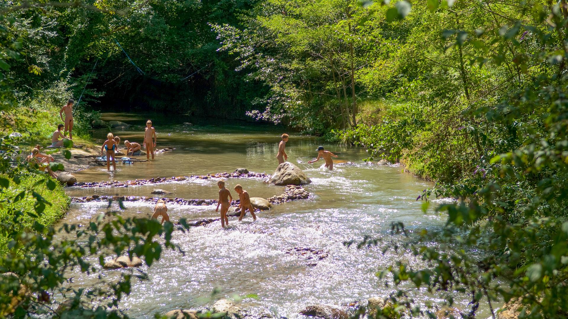 Naturist campsite Hélio Nature L'Eglantière in Aries-Espénan photo 3