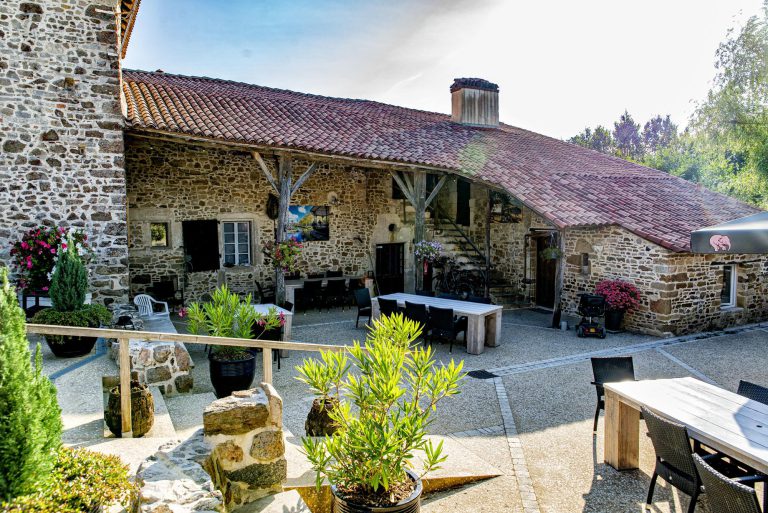 000008163691 768x513