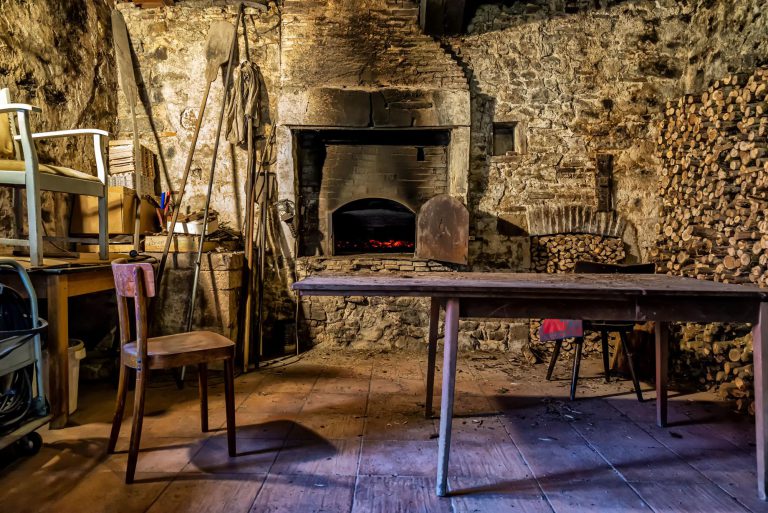 000008163721 768x513