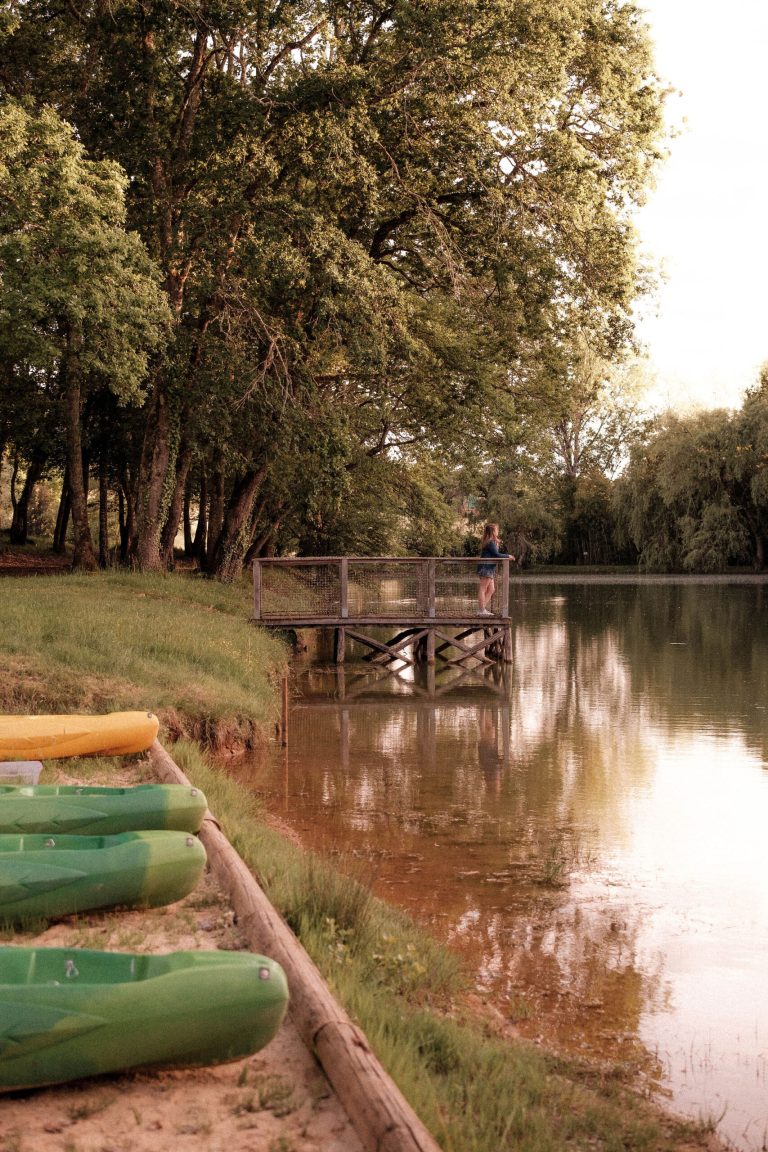 acces au lac scaled 1 768x1152